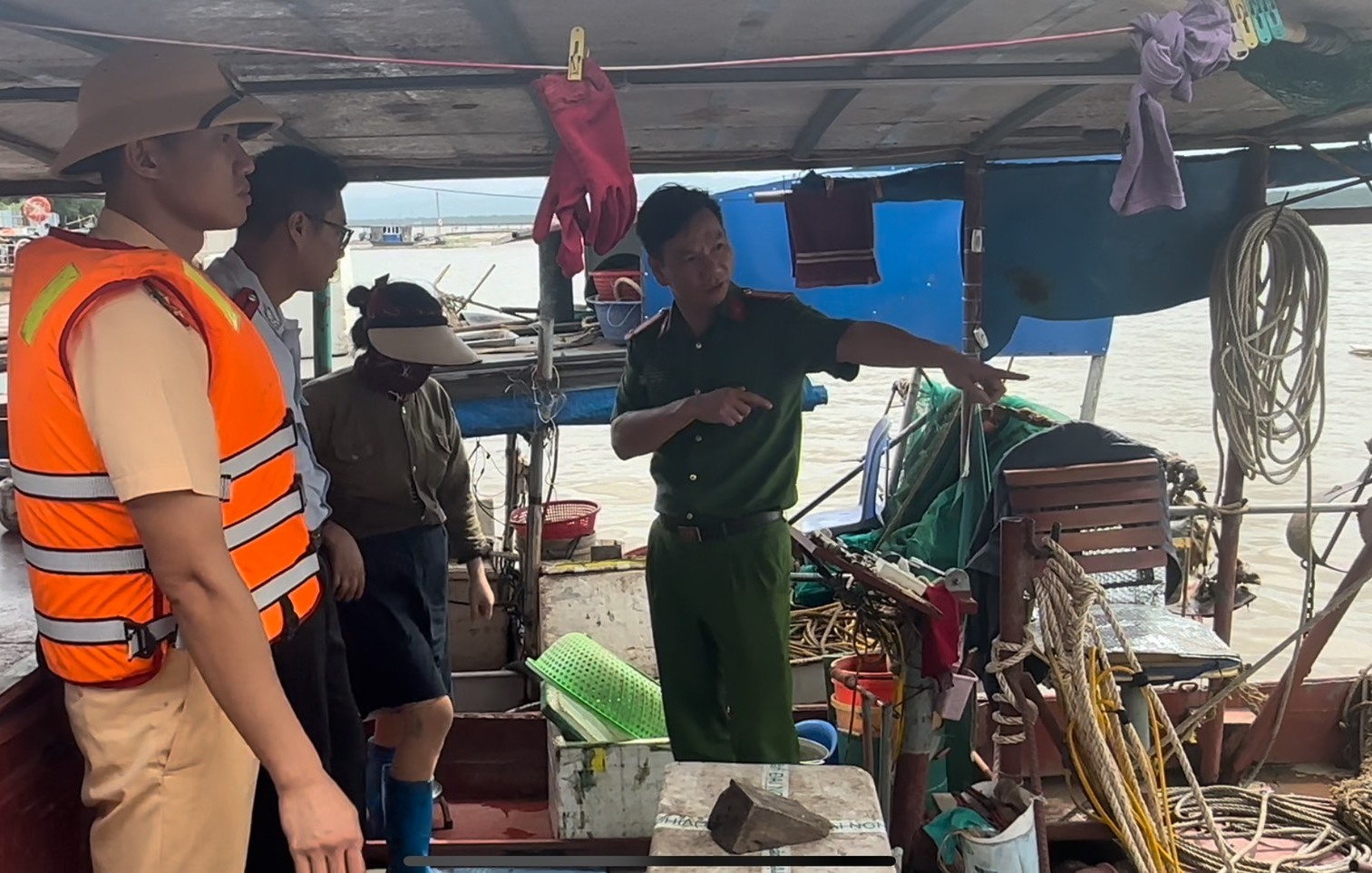 Tổ công tác liên ngành phát hiện, phạt 5 trường hợp vi phạm hoạt động khai thác thuỷ sản